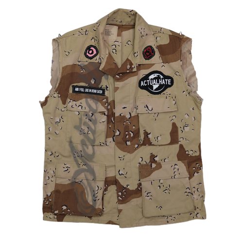 'UN-H8(ONE-OFF) - SLEEVELESS CAMO MILITARY JACKET - SIZE MEDIUM