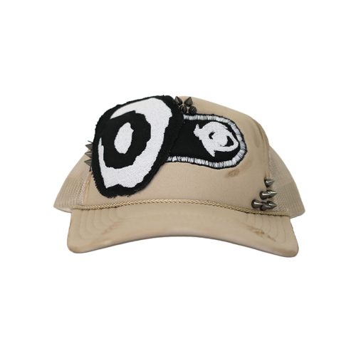 'UN-H8(ONE-OFF) - STUDDED DISTRESSED TRUCKER HAT - TAN